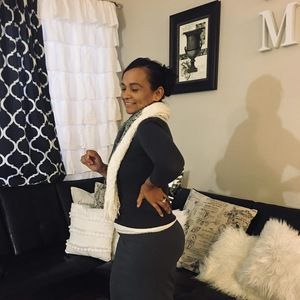 Meet your Posher, Dania